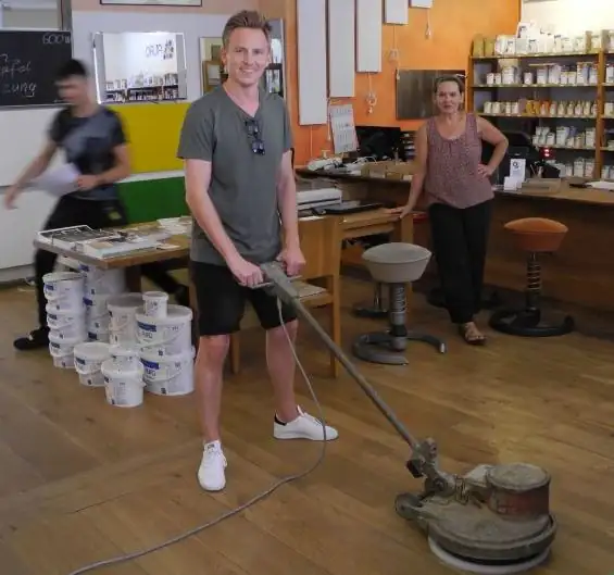 Sportreporter Jochen Breyer - ein zufriedener Parkett-Kunde!