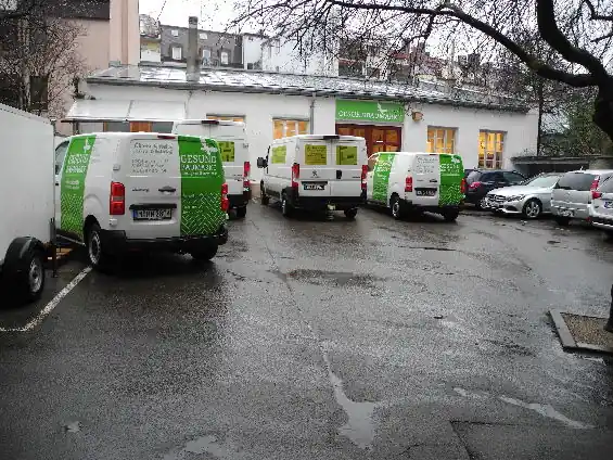 Unsere Fahrzeuge - GESUNDBAUMARKT München